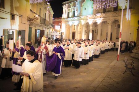 Comunicato dei Vescovi della Puglia circa la celebrazione delle feste religiose