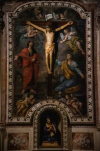 Torna visibile l’altare del Crocifisso nella Concattedrale di Giovinazzo – Luce e vita