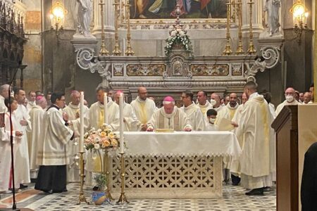 50 anni di sacerdozio del vescovo Giovanni: «Continuiamo ad esibire il volto del Signore»