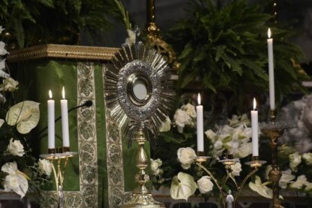 Adorazione eucaristica per la pace in Ucraina – Diocesi di Castellaneta