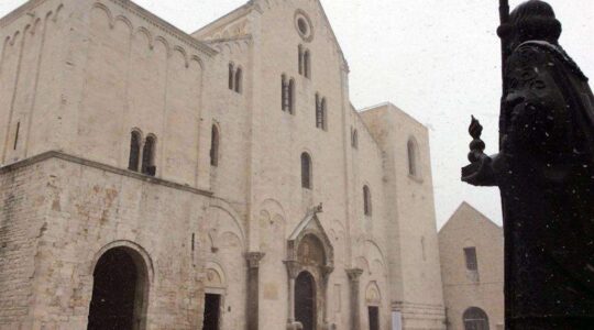 Il 21 dicembre. La Chiesa italiana prega per la pace sulla tomba di san Nicola a Bari — Arcidiocesi Bari-Bitonto