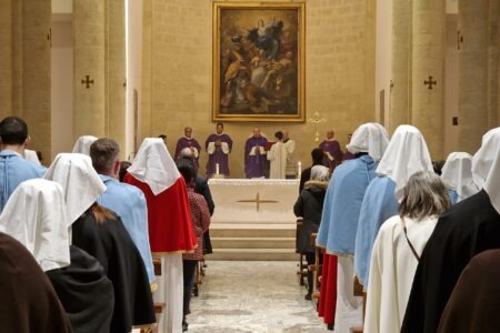 Omelia di Mons. Sabino Iannuzzi durante la Santa Messa per la Via Crucis diocesana delle Confraternite – Diocesi di Castellaneta