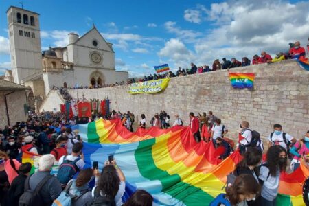 Perugia Assisi. Domenica la Marcia della pace dei giovani: «Trasformiamo il futuro!»